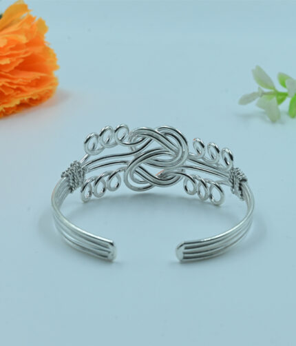 silver color bracelet